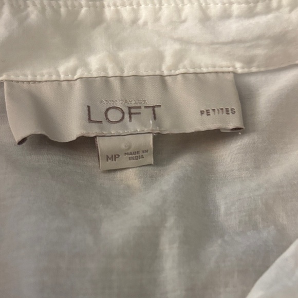 NWOT! LOFT Women's Classic White Button Down Shirt - Picture 2 of 3
